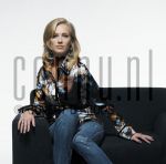 16-10-2005 Jennifer Hoffman at studio in Amsterdam, by order of Beaumonde Magazine. October 16, 2005.

[keywords]Posed, Sofa[/keywords]